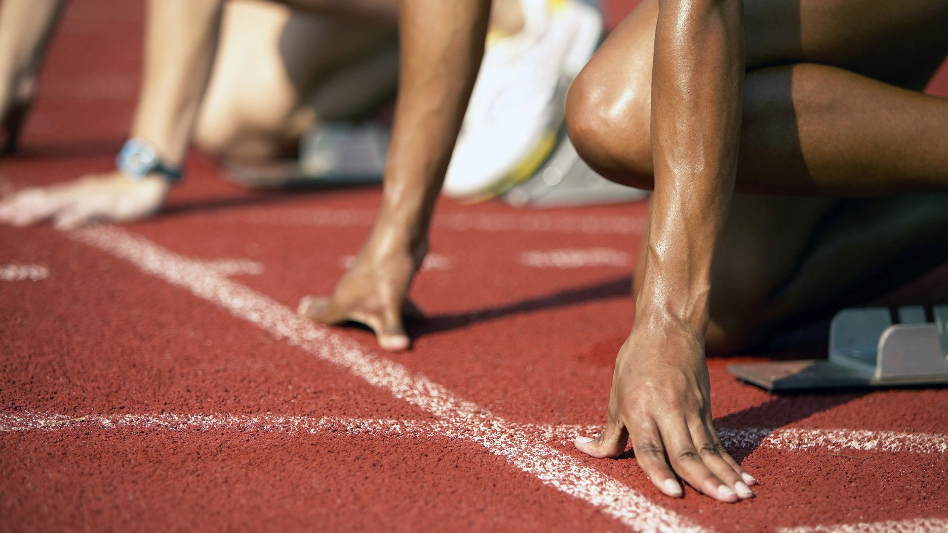 温网，当西西帕斯的神谕在蒙特卡洛山谷回响，他发现真正的答案在伦敦草地