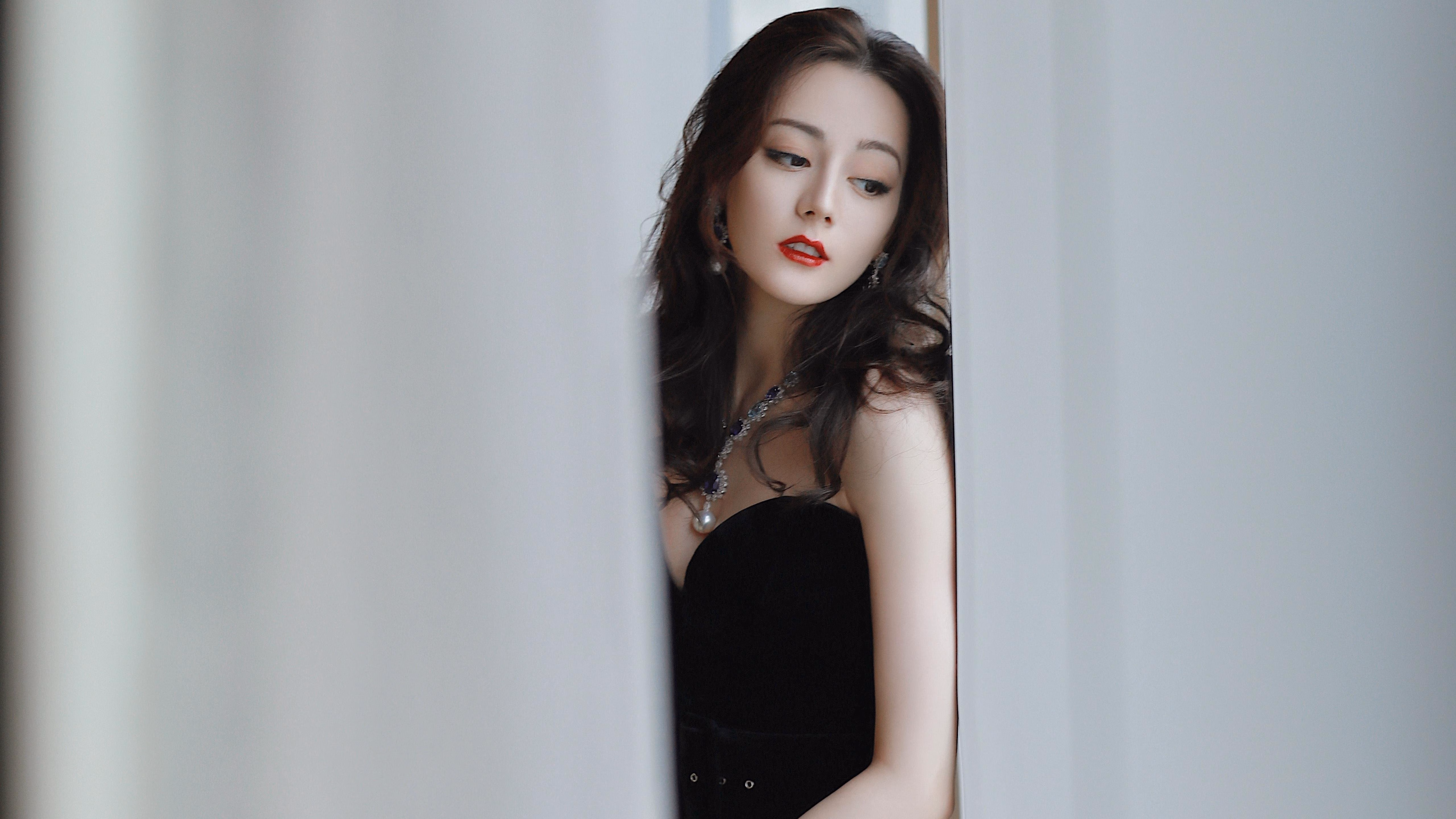 冰火温差，当芬兰用团队击碎预期，C罗用本能点燃夜晚