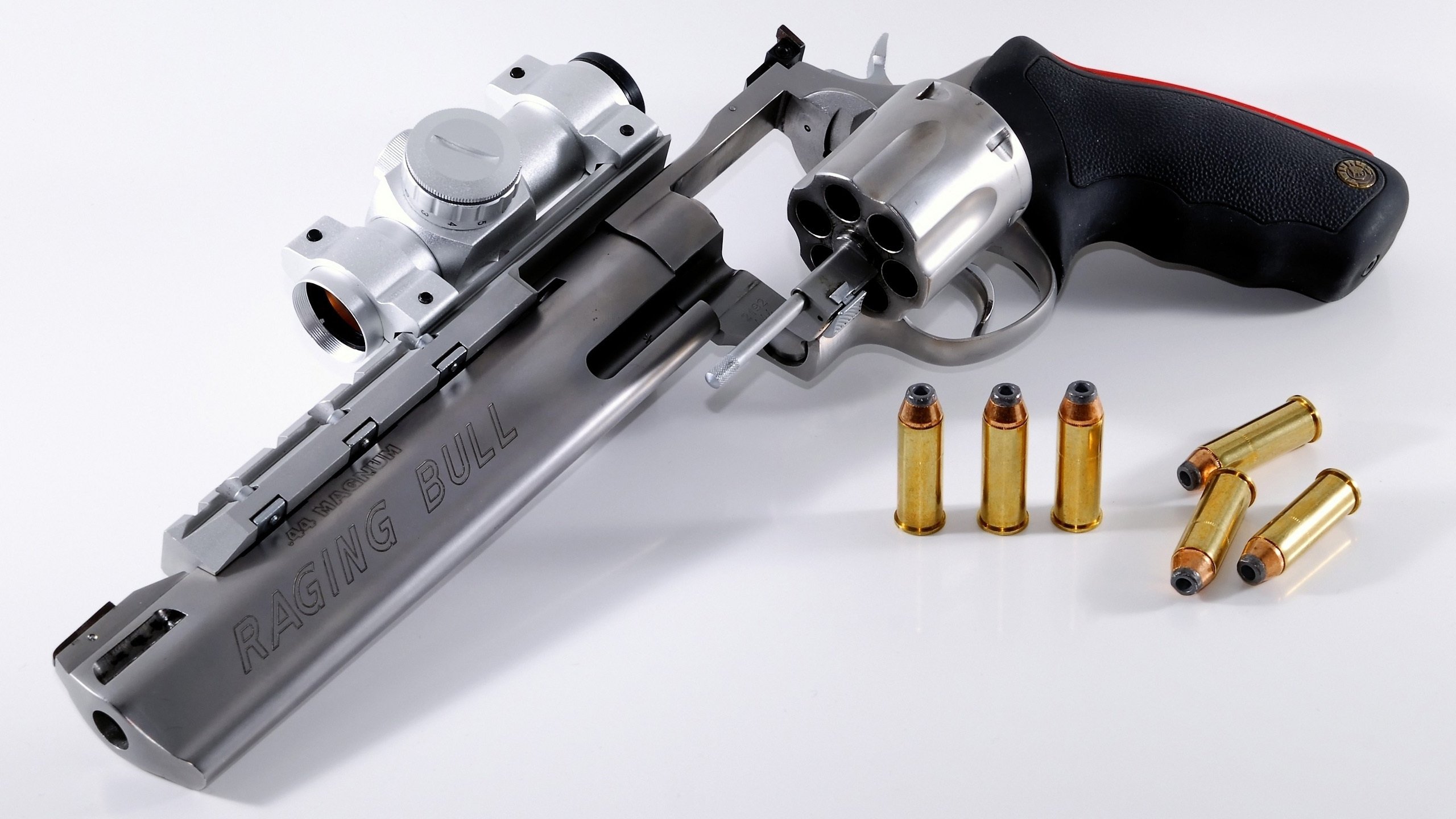 爱游戏在线-世纪冰墙，抢七之夜，库尔图瓦单场64扑救封神