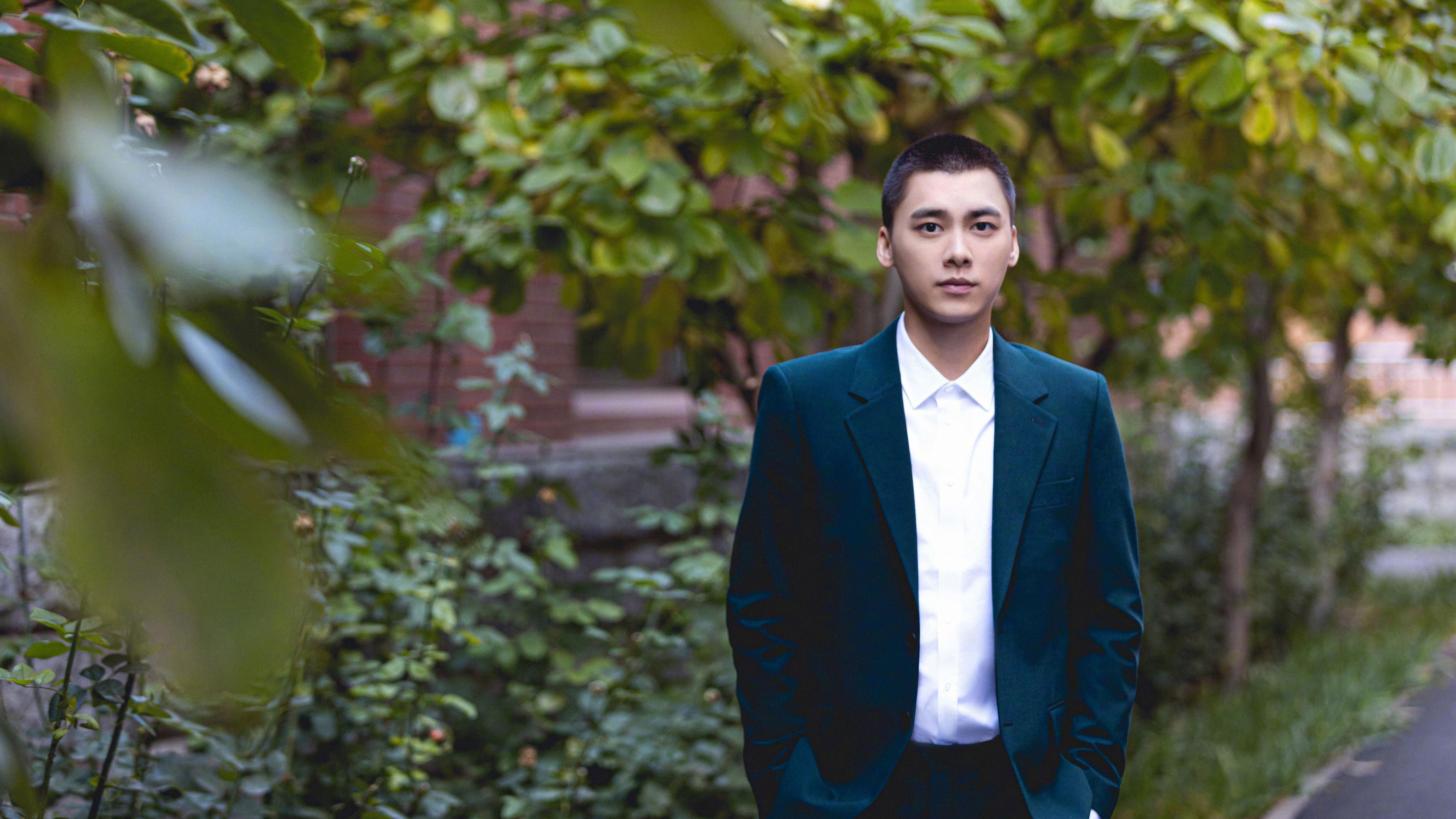 这是一篇为您定制的深度文章，标题设计兼具新闻冲击力与文学叙事感，内容围绕唯一性展开，将比赛描写、战术分析、命运对决融为一体
